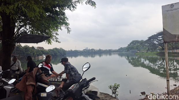 Array,Teduhnya Situ Tipar, Spot Mancing Favorit di Depok dengan Umpan Gorengan