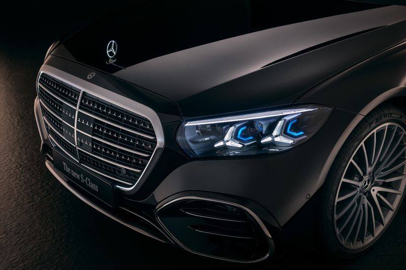 Array,Mercedes-Benz Luncurkan S-Class Terbaru, Makin Futuristis dan Pakai AI