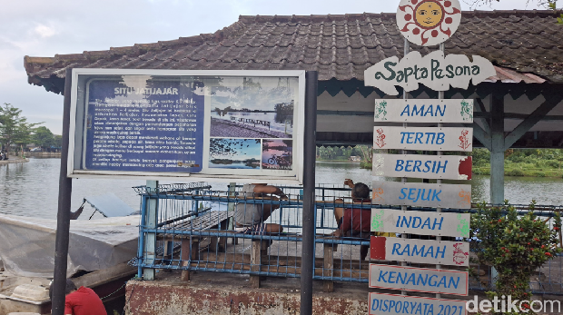Array,Wisata Murah Meriah di Depok, Keliling Situ Jatijajar Naik Perahu Bebek Rp 20.000