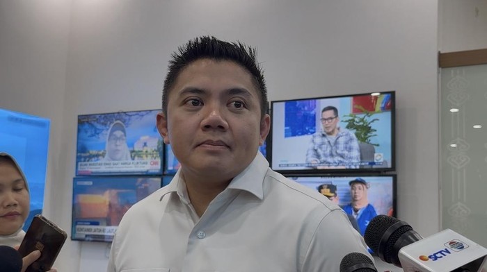 Array,Intip Garasi Seskab Teddy yang Hartanya Naik Rp 4,7 Miliar