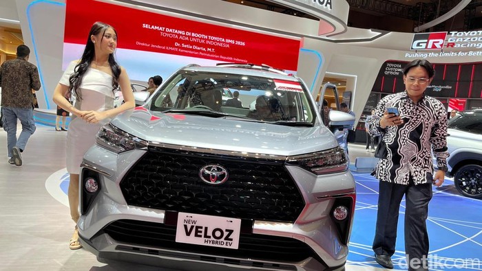 Array,Harga Resmi Veloz Hybrid: Start Rp 303 juta