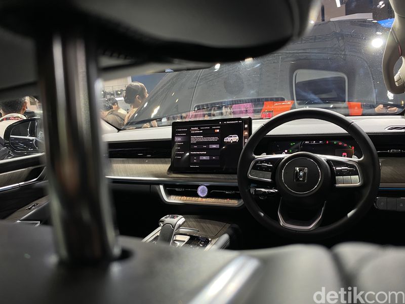 Array,GWM Tank 500 Diesel Meluncur, Harga Mepet Pajero Sport-Fortuner