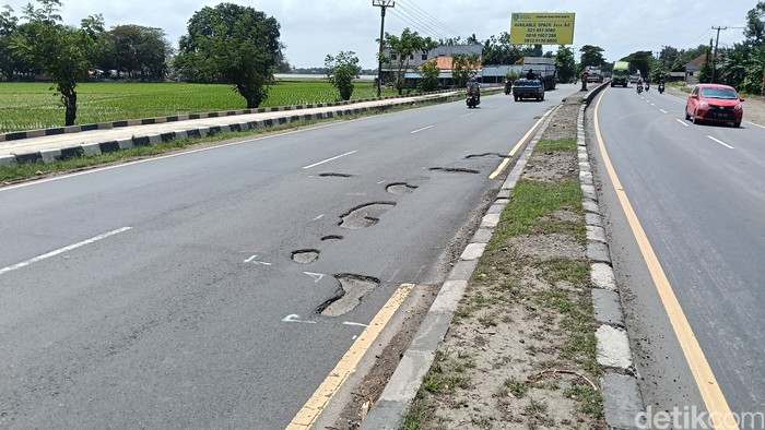 Array,Pemerintah Janji Pantura dan Tol Trans Jawa Tak Ada Lubang saat Mudik