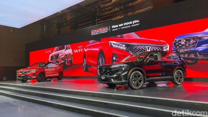 Array,Nilai Tukar Rupiah Terus Melemah, Honda Belum Berencana Naikkan Harga Mobil