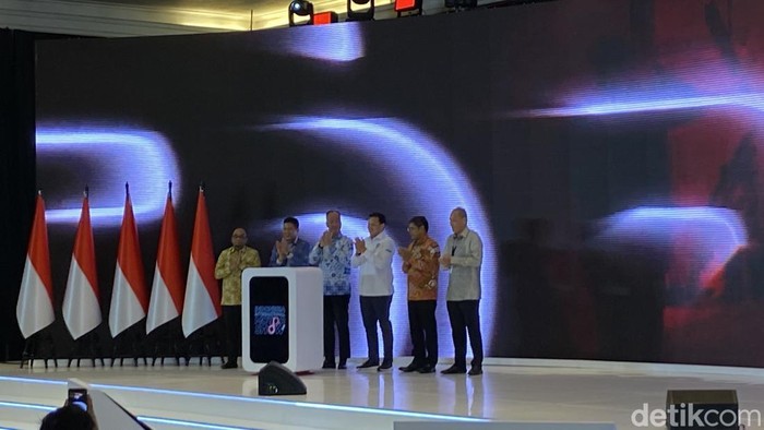 Array,IIMS 2026 Resmi Dibuka, Puluhan Mobil Baru Meluncur
