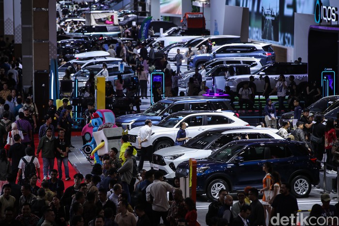 Array,Penjualan Mobil Februari Melonjak, Suzuki Gusur Honda-BYD