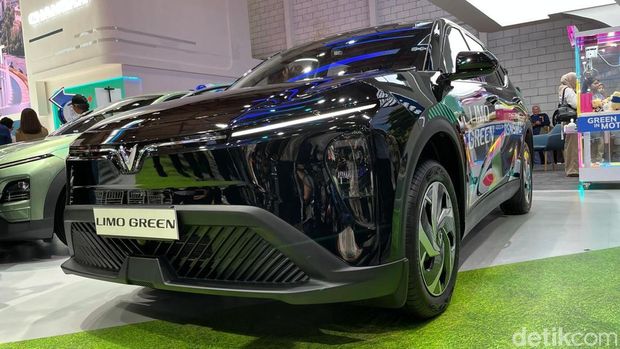 Array,VinFast Luncurkan Limo Green di IIMS 2026, Harga Rp 299 Juta!