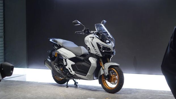 Array,Tourino 250 DX Meluncur, Motor Petualang Buatan China Seharga Rp 49 Jutaan