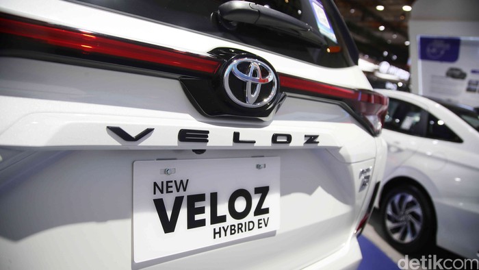 Array,Skema Nyicil Veloz Hybrid Termurah yang Harganya Rp 303 Juta