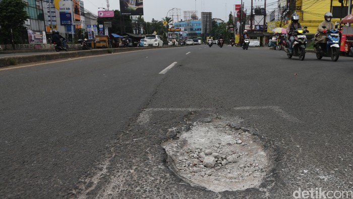 Array,Penanggung Jawab Jalan Rusak Bisa Dipenjara, Ini Undang-Undangnya