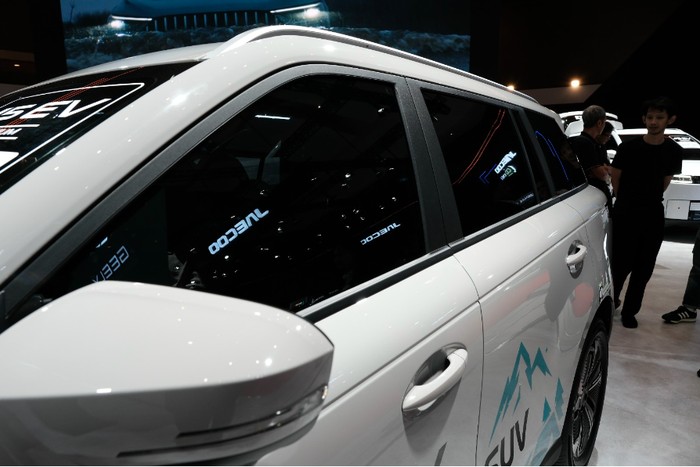 Array,Pilih Kaca Film Mobil Listrik Jangan Asal, Simak Tipsnya