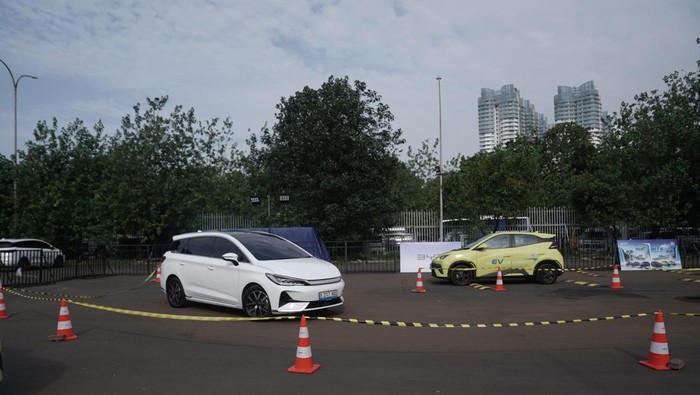 Array,Ini Mobil BYD yang Bikin Penasaran, Paling Banyak Dijajal di IIMS 2026