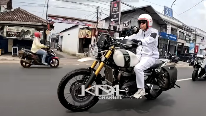 Array,Spesifikasi Motor Triumph KDM yang Dipakai Buat Blusukan