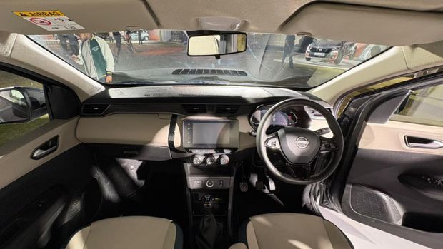 Array,Nissan Luncurkan MPV 7-Seater Terbaru, Harga Rp 105 Jutaan