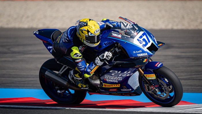 Array,Top! Pebalap RI Start Paling Belakang, Finish Kedua di World Supersport