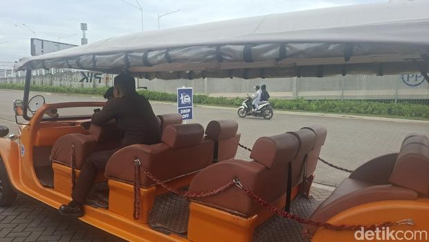 Array,Menjelajah PIK Naik 'Odong-Odong' Listrik