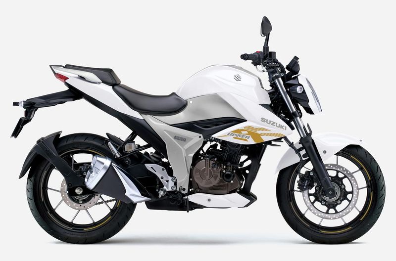 Array,Suzuki Luncurkan Naked Bike 250 cc Pesaing Yamaha MT-25, Harga Rp 52 Jutaan