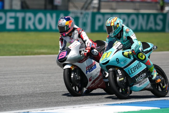 Array,Kiprah Veda, Pebalap 18 Tahun Indonesia yang Turun di Kelas Moto3