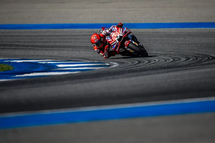 Array,Bos Michelin Ungkap Penyebab Ban Motor Marquez Bocor, Dialami Martin Juga