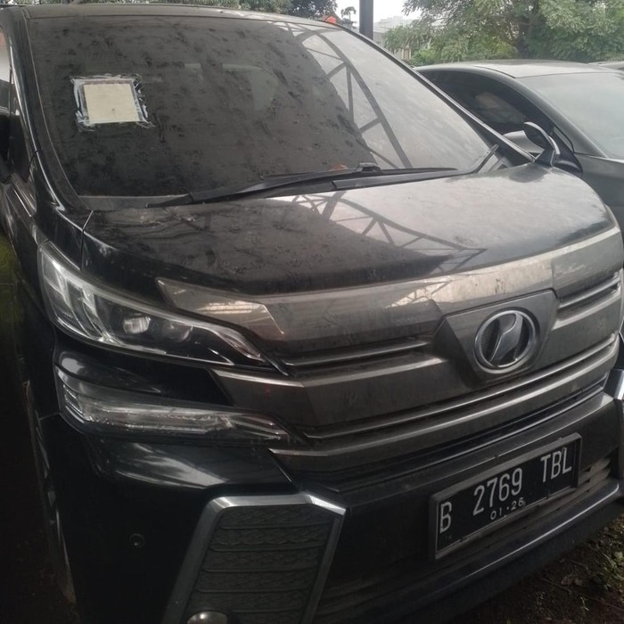 Array,Lelang Toyota Vellfire Mulai Rp 100 Jutaan Tanpa STNK-BPKB, Minat?