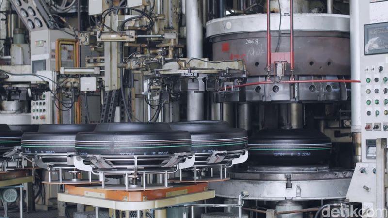 Array,Intip Dapur Produksi Ban Mobil Bridgestone