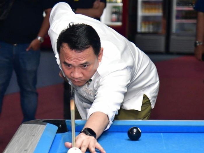 Array,Intip Garasi Ketua DPRD Sumsel yang Jadi Sorotan Gara-gara Meja Biliar Rp 486,9 Juta