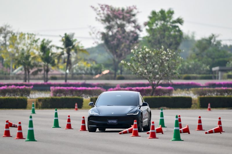 Array,Merasakan Ban Baru Bridgestone buat Mobil Sport, Grip-nya Mantap!