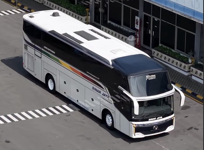 Array,Bus Sinar Jaya Paling Kalcer Meluncur dari Garasi New Armada