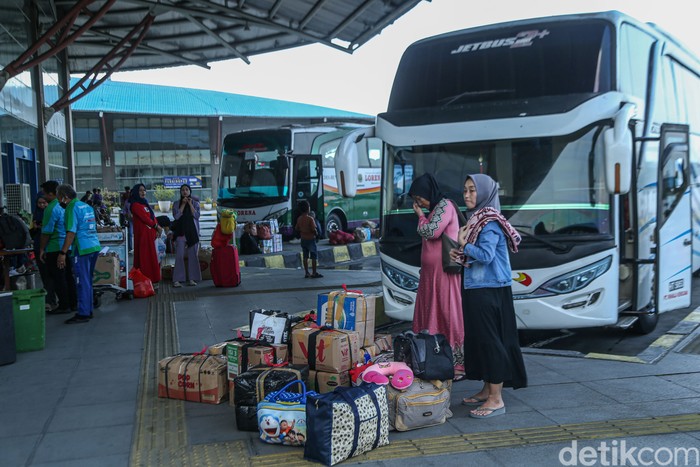 Siap-siap War Tiket! Kemenhub Buka Lagi Kuota Mudik Gratis Siang Ini, Pemberangkatan Terminal Jatijajar menuju:, Pemberangkatan Terminal Pulogebang menuju:, Pemberangkatan Terminal Poris Plawad menuju:, Pemberangkatan Terminal Kampung Rambutan menuju:, Pemberangkatan Terminal Pondok Cabe menuju:, Pemberangkatan Arus Balik, Pemberangkatan Motor Gratis menuju: