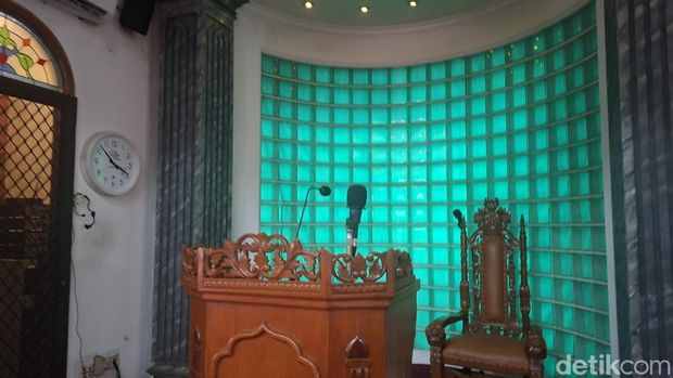 Array,Masjid Baiturrahman, Si Masjid Merah nan Ikonik di Depok