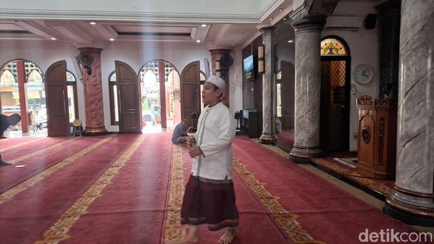Array,Masjid Baiturrahman, Si Masjid Merah nan Ikonik di Depok