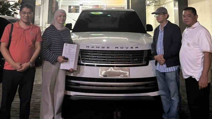 Array,Terungkap Harga Mobil Dinas Gubernur Kaltim yang Dikembalikan: Pajak Nyaris Rp 1 M