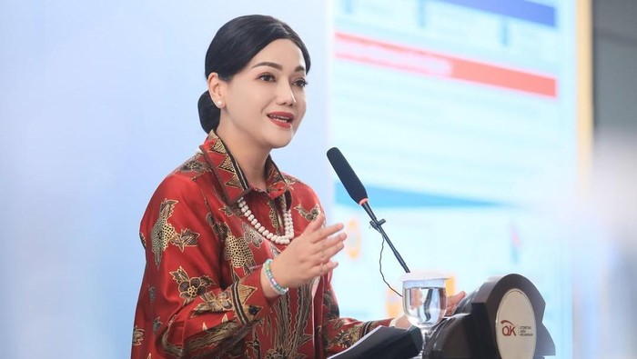 Array,Satu Mobil Mercedes-Benz di Garasi Rumah Ketua OJK Baru