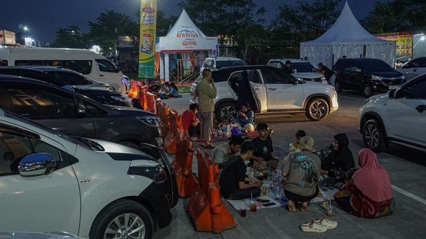 Array,Penyakit Berulang saat Musim Mudik: Rest Area Selalu Penuh