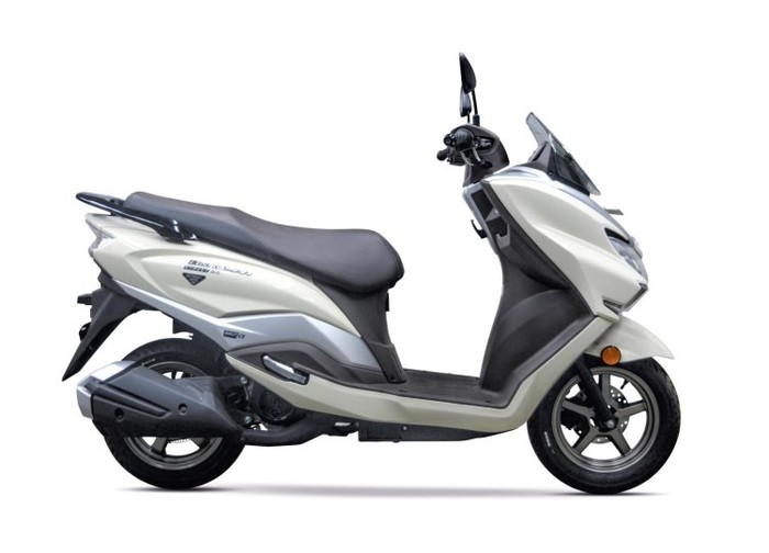 Array,Suzuki Burgman Terbaru Meluncur: Harga Rp 19 Jutaan, Ini Ubahannya