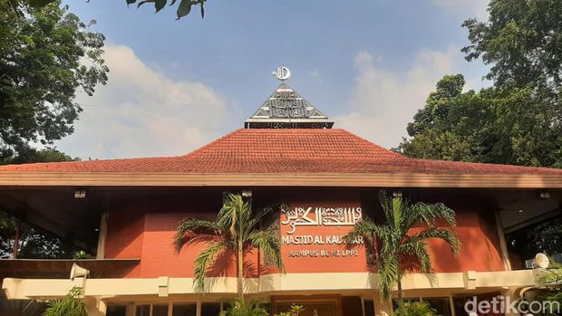 Array,3 Masjid Hidden Gem di Jakarta Selatan: Unik dan Jarang Orang Tahu