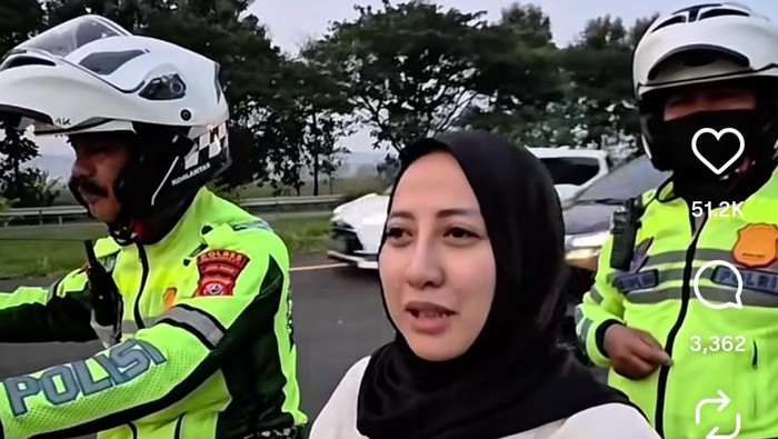 Array,Viral Istri Ketinggalan di Rest Area saat Mudik, Diantar Polisi Naik Moge