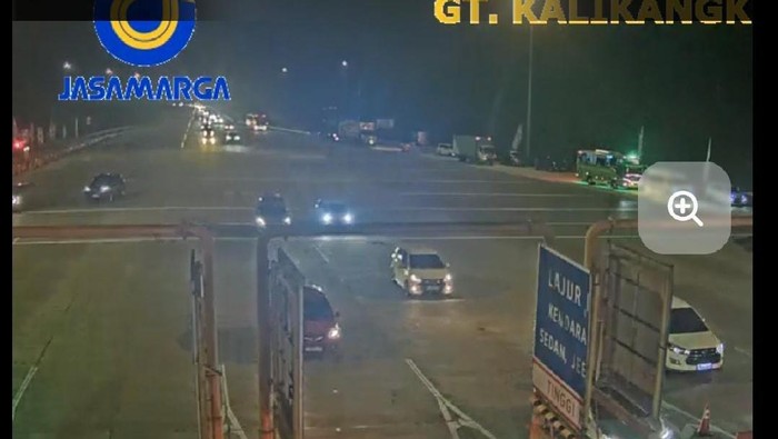 Array,One Way di Tol Trans Jawa Mulai Diberlakukan, Ini Tips Mengemudi yang Aman