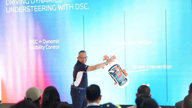 Array,Belajar Mengendalikan BMW di Situasi Ekstrem: dari Ngerem Mendadak sampai Drifting