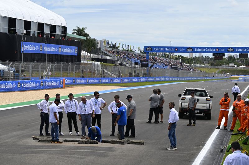 Array,Kok Bisa Ada Sinkhole di Tengah Trek Sirkuit MotoGP Brasil?
