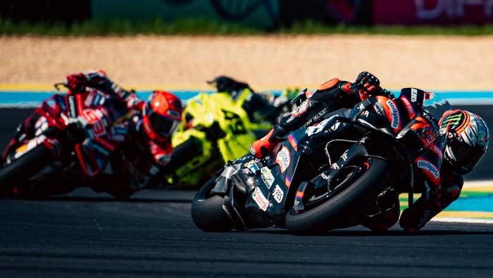 Array,MotoGP Brasil 2026: Bezzecchi Menggila di Balapan Penuh Drama!