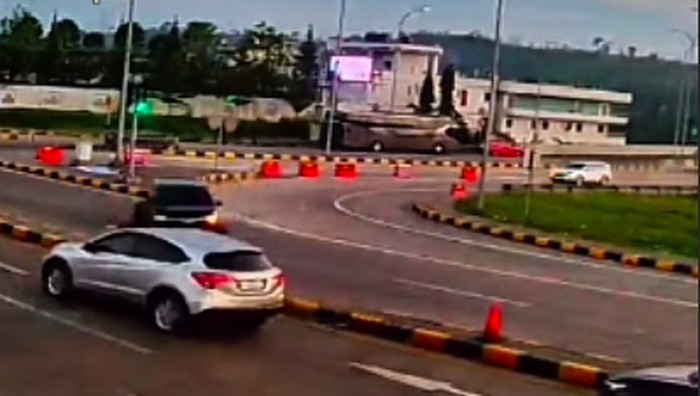 Array,Pelajaran dari Kecelakaan Calya Melintir saat Ngebut Keluar Tol hingga Terguling
