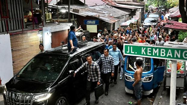 Array,Ini Mobil 'Biasa' yang Dipakai Blusukan Prabowo di Senen