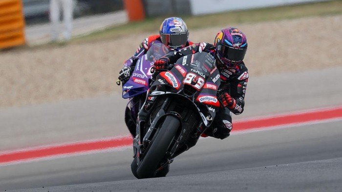 Array,Selebrasi Wheelie Jorge Martin, Eh Malah Nyungsep!