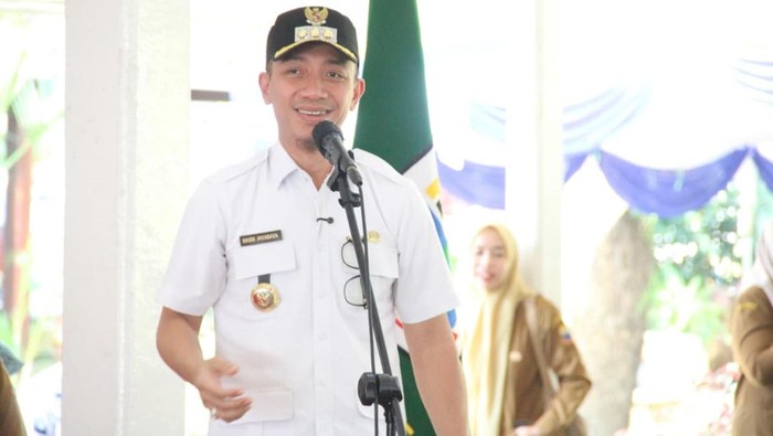 Array,Isi Garasi Bupati dan Wakil Bupati Lebak: Ribut-ribut Sebutan Mantan Napi