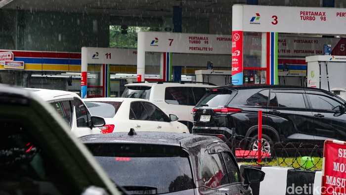 Array,Pemerintah Pastikan BBM Tidak Naik, Segini Harga Pertalite, Pertamax dan Solar