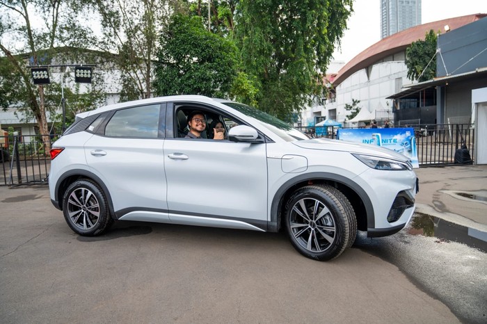 Array,Ngerasain Langsung EV BYD: Nyaman dan Canggihnya Bikin Banyak Orang Jatuh Hati