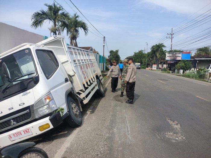 Array,Motor Nyalip dari Kiri, Truk Kopdes Masih Pakai Pelat Sementara Kecelakaan