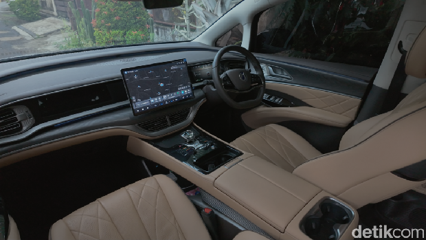 Array,Bukan Mewahnya, 'Kartu As' Denza D9 Ini Bikin Alphard Iri