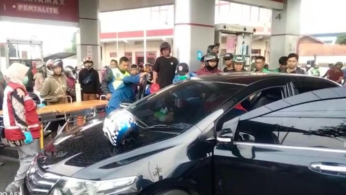 Array,Niat Hati Cari Untung Nimbun Pertalite, Eh Malah Pingsan Hirup Uapnya